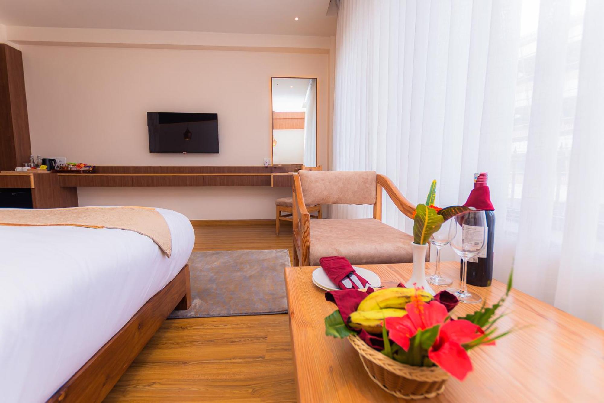 Temple Himalaya Hotel & Spa ポカラ エクステリア 写真
