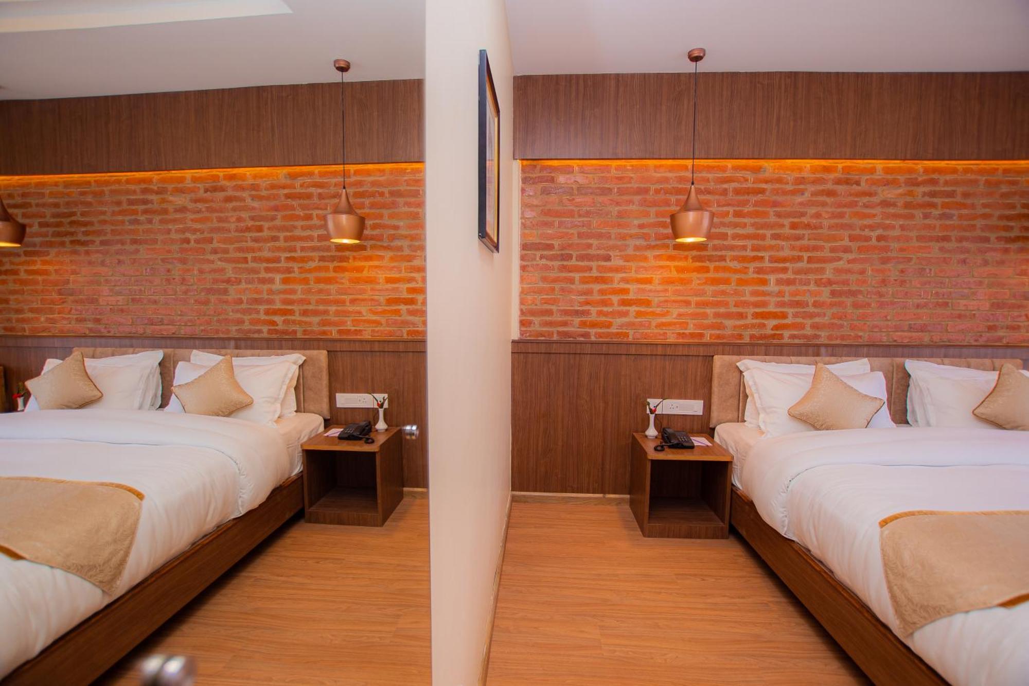Temple Himalaya Hotel & Spa ポカラ エクステリア 写真