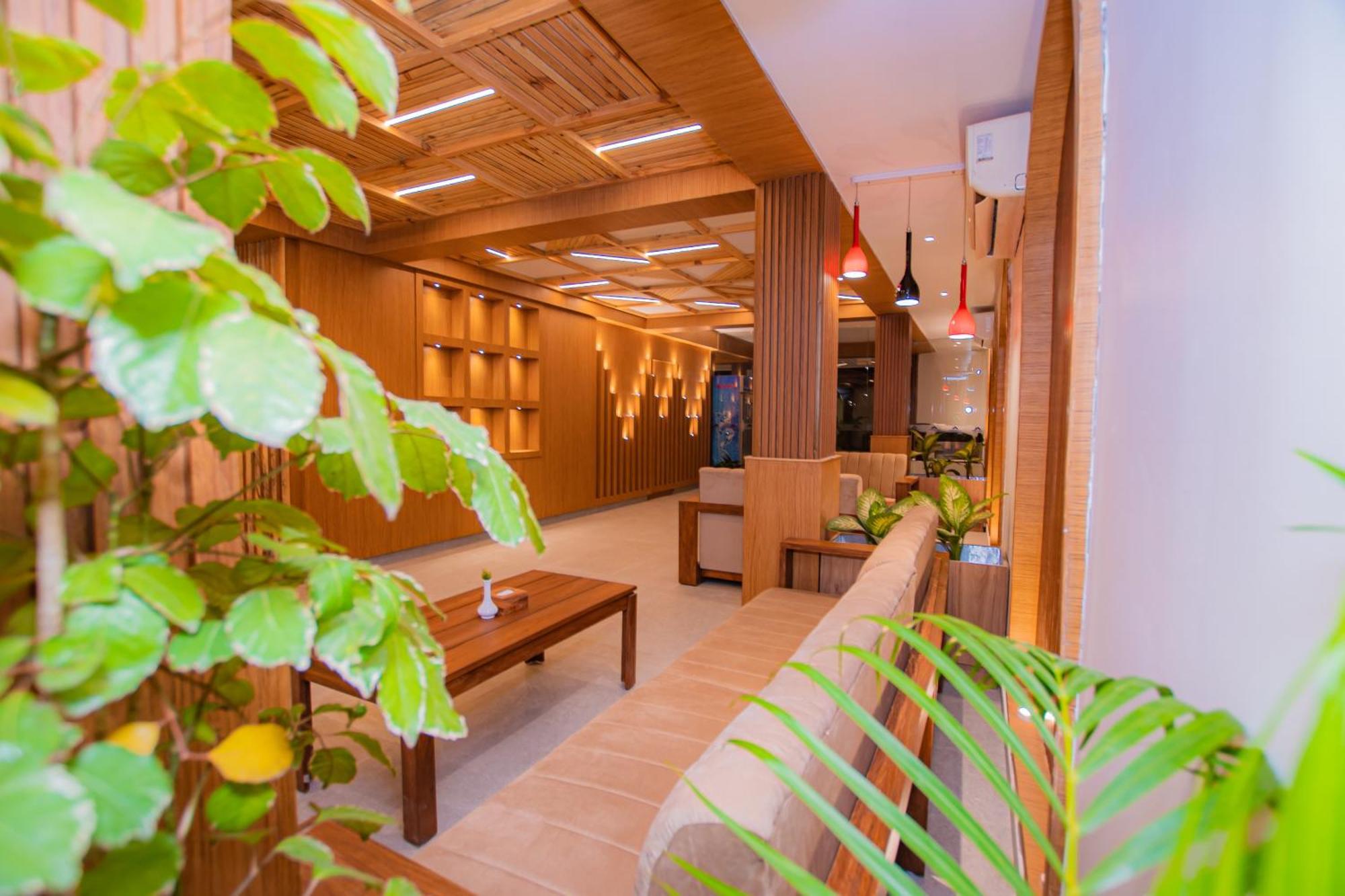Temple Himalaya Hotel & Spa ポカラ エクステリア 写真
