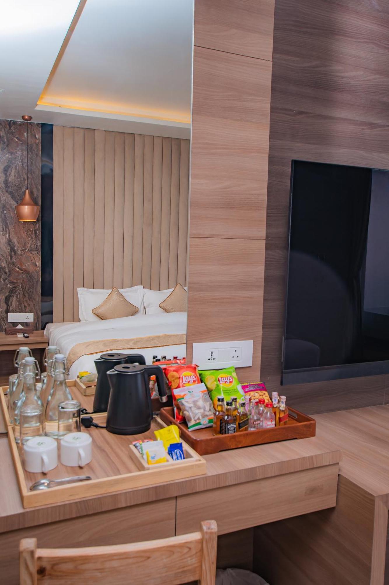 Temple Himalaya Hotel & Spa ポカラ エクステリア 写真